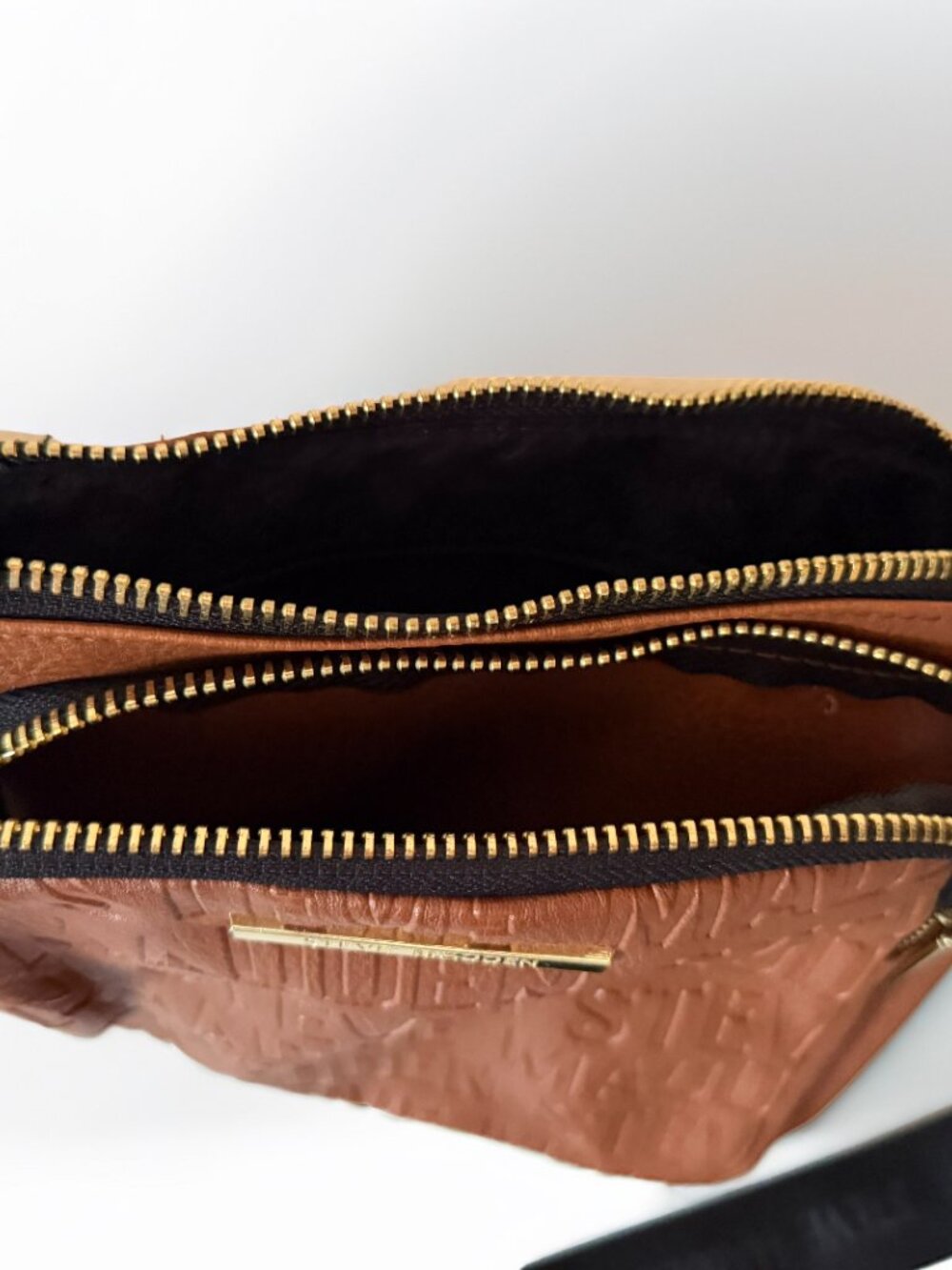 Steve Madden Embossed Faux Leather Brown Crossbody Bag Purse. - Picture 7 of 8